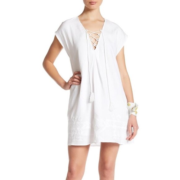 Dolce Vita Dresses & Skirts - Dolce Vita White Roxanne V Neck Lace Dress XS